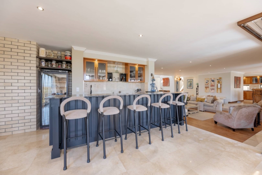 5 Bedroom Property for Sale in Oubaai Western Cape